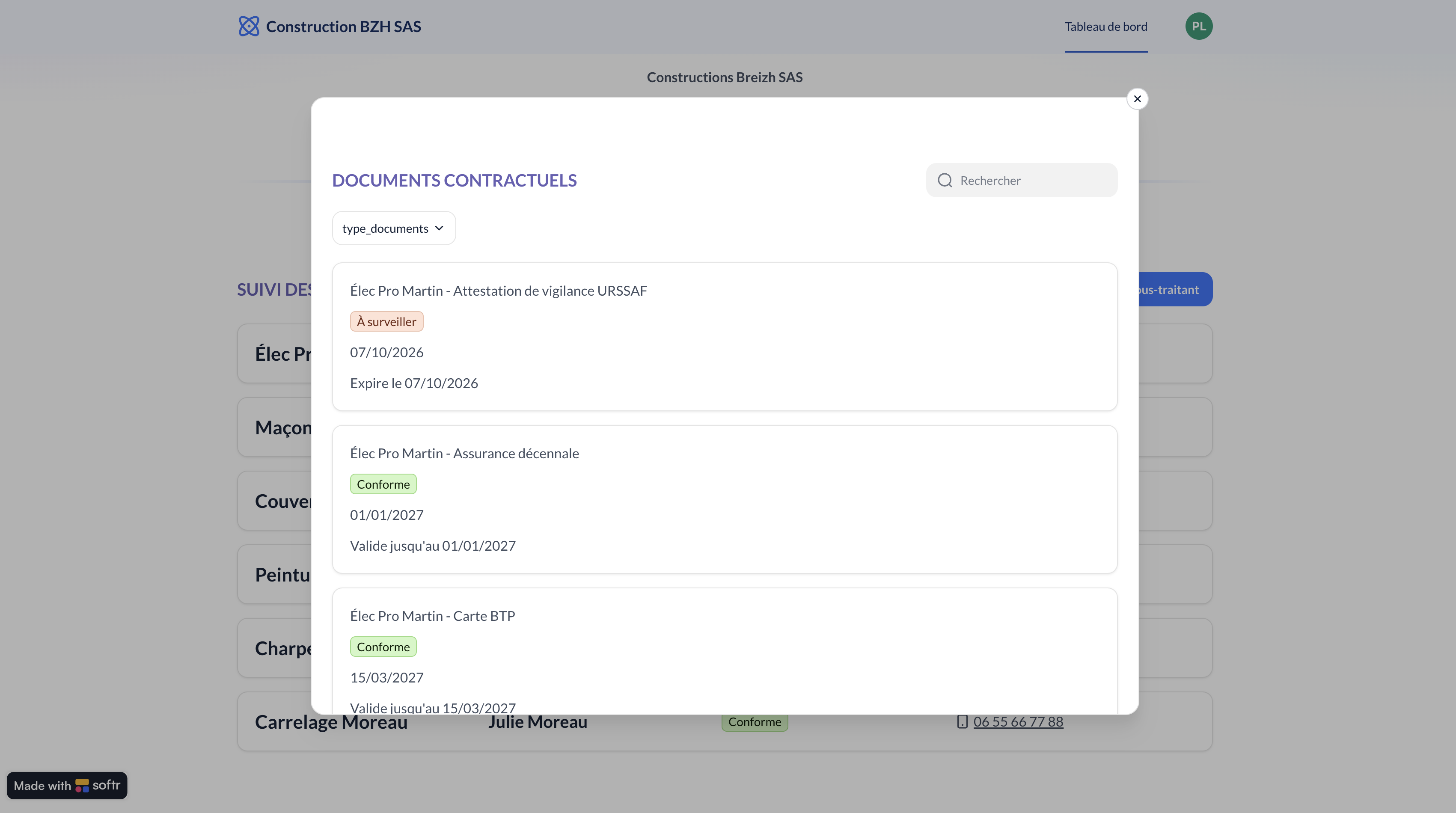 Tableau de conformité des sous-traitants : statut des documents obligatoires (attestation URSSAF, assurance décennale, carte BTP) avec dates d'expiration
